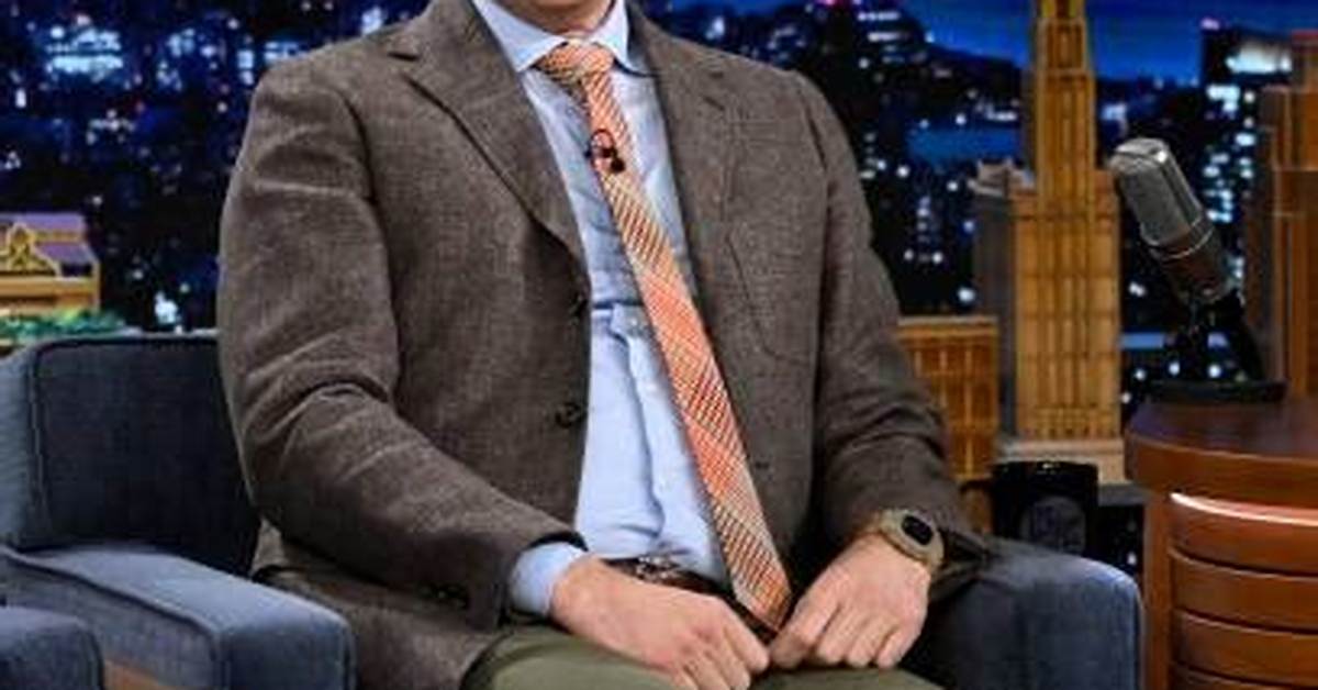 Does Acclaimed Journalist Mo Rocca Have a Significant Other?