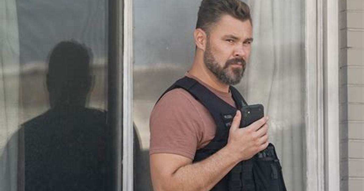 Does Adam Leave Chicago Pd