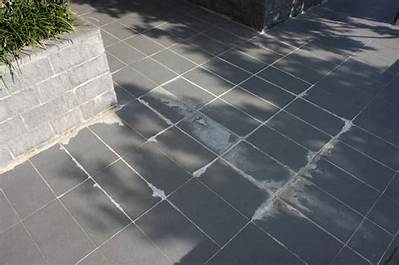Does Grout Efflorescence Go Away?