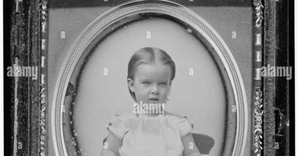 Does Hallmark Buy Photographs?