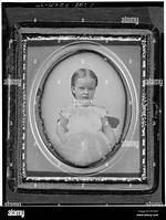 Does Hallmark Buy Photographs?