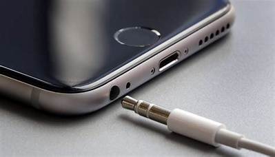 Does iPhone 11 Have a Headphone Jack?