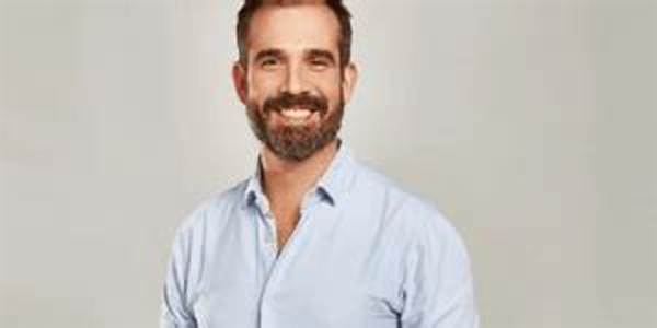 Dr Alexander Van Tulleken Height, Weight, Net Worth, Age, Birthday, Wikipedia, Who, Instagram, Biography