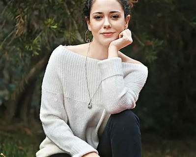 Duygu Yetis Height, Age, Wikipedia, Husband, Instagram How Tall/Old