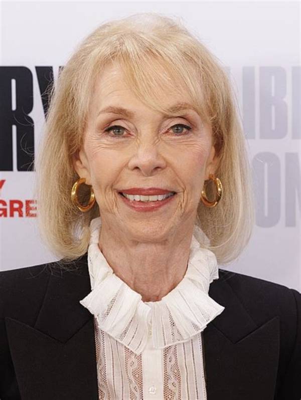 Elaine Joyce Age