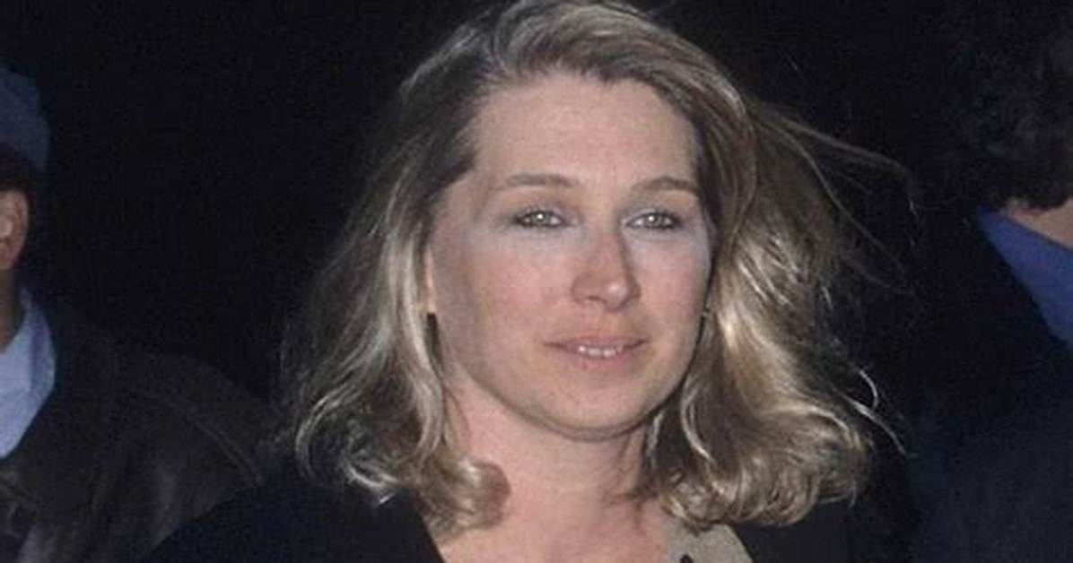 Elizabeth Keuchler Net Worth