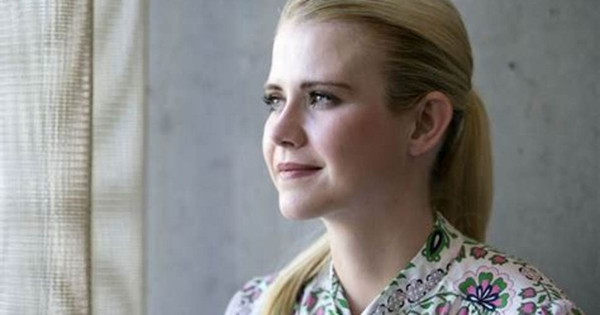Elizabeth Smart Height Weight Net Worth Age Birthday Wikipedia Who