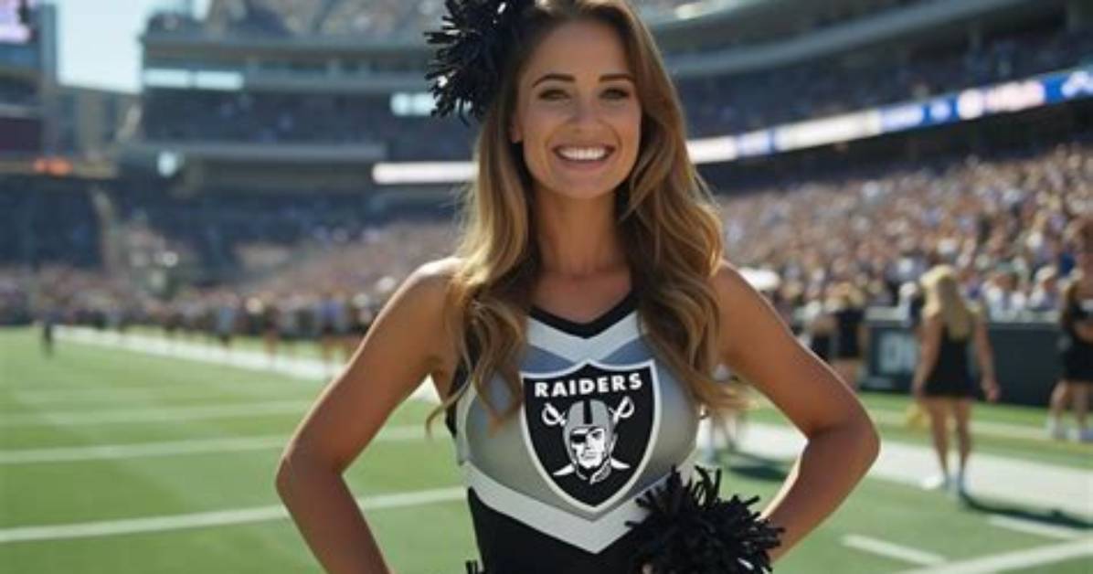 Emily Compagno Cheerleader Oakland Raiders