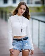 Emily Feld 2018: the Rising Star in Fashion and Entertainment