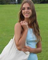 Emily Feld: Rising Star in the World of Modeling