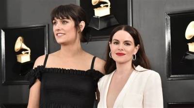 Emily Hampshire's Net Worth: Complete Breakdown