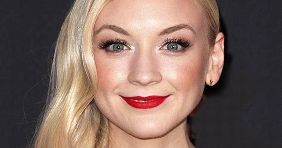 Emily Kinney Biography Facts