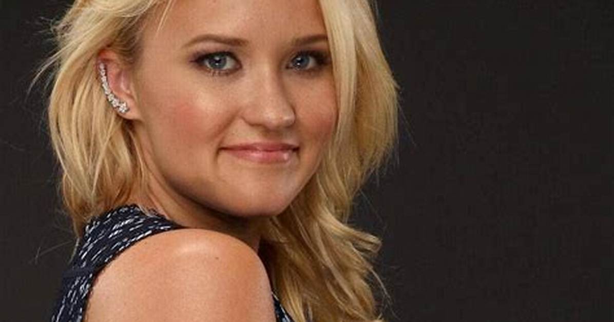 Emily Osment Topless: a Comprehensive Look at the Controversy and Her Career