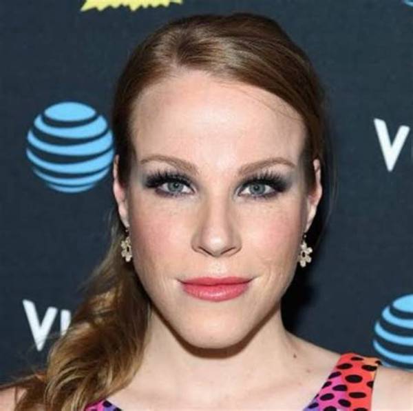 Emma Myles Biohraphy: Age, Husband, Height, Movies, Net Worth