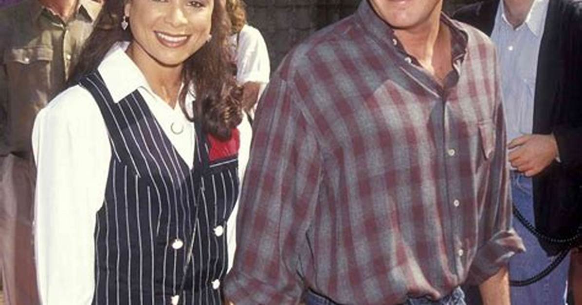 Exclusive Details Emilio Estevez and Paula Abdul S Mysterious Relationship