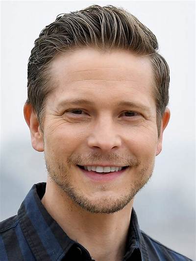 Exploring the Life of Matt Czuchry's Wife and Family: a Closer Look
