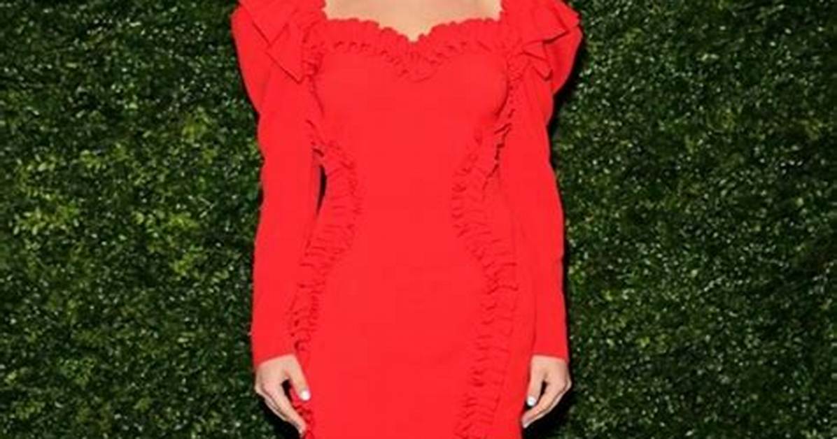 Florence Pugh's Measurements: Height, Weight, and Body Type