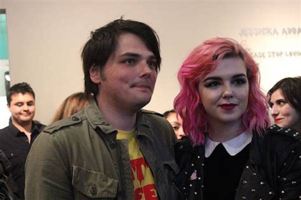 Gerard Way Wife and Kid: a Comprehensive Look at the Personal Life of the Iconic Musician