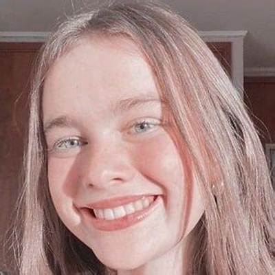 Giulia Inostroza Net Worth