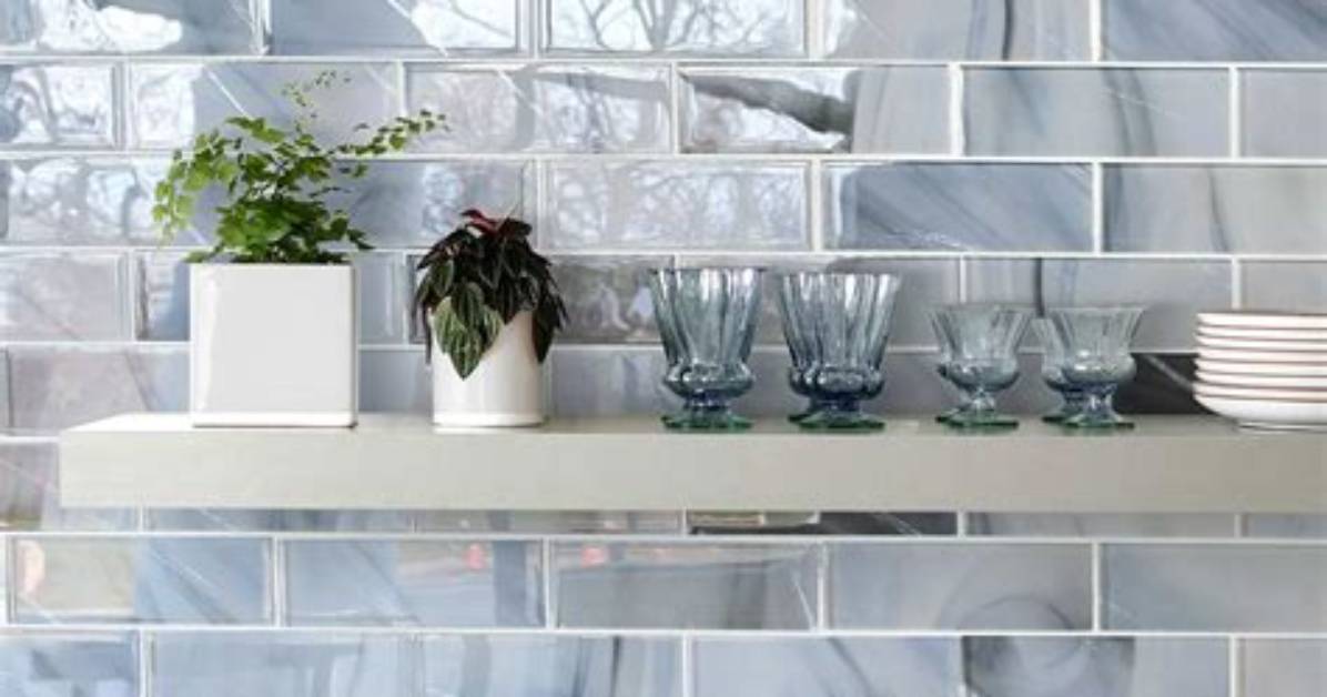 Glass Tiled Backsplash Ideas to Use