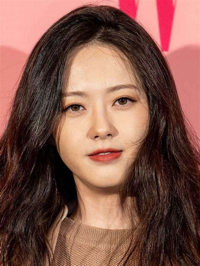 Go Ara – Biography, Facts & Life Story
