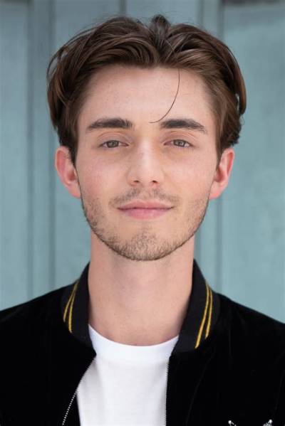 Greyson Chance Gay, Boyfriend, Age, Songs, Height, Family, Wiki, Sister