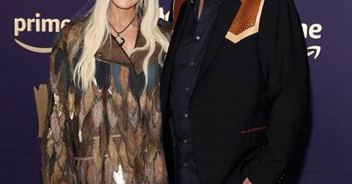 Gwen Stefani Expecting: Singer and Blake Shelton to Welcome Baby