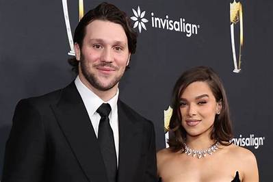 Hailee Steinfeld's Boyfriend: Who Is He?
