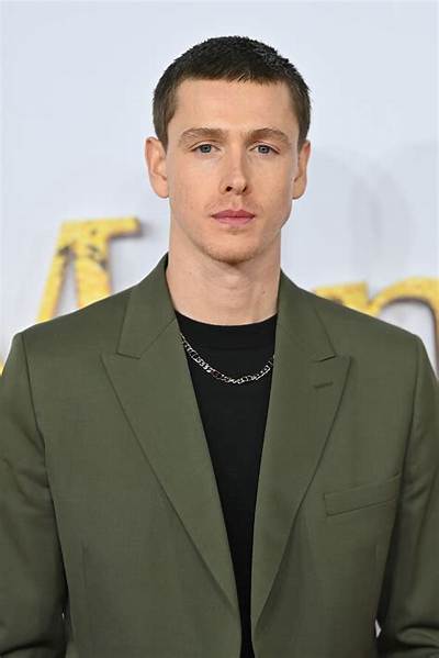 Harris Dickinson