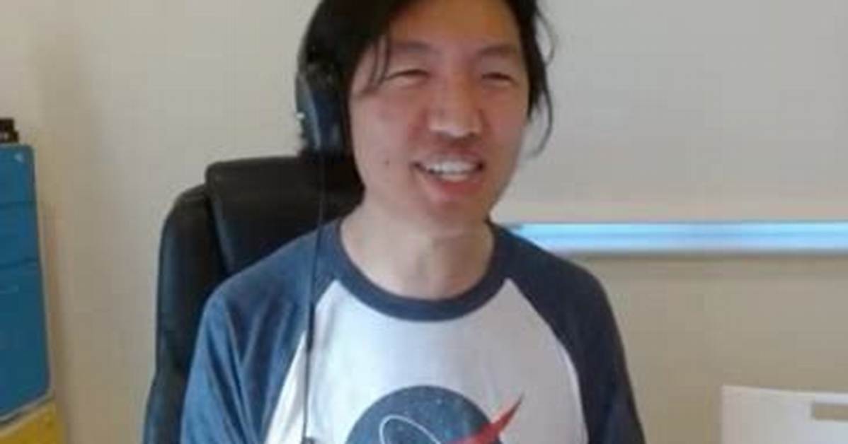 Has Atsuover Done a Face Reveal Facts To