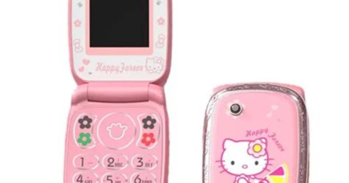 Hello Kitty Flip Phone: a Nostalgic Trend Reimagined