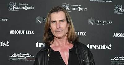 Here's What Happened to Fabio Aka "The King of Romance"