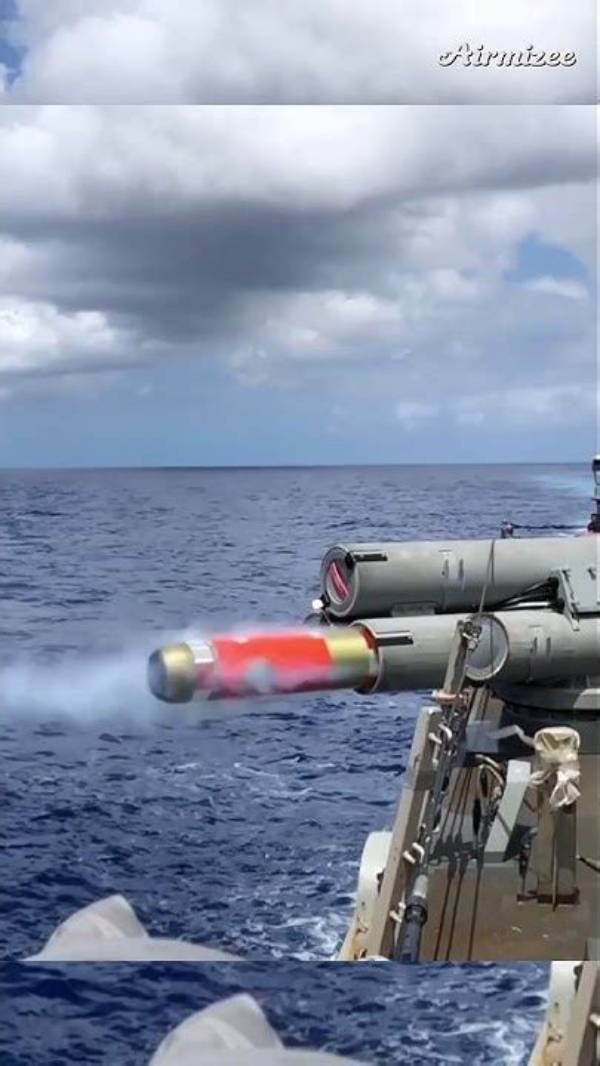 How Do Destroyers Destroy Submarines?