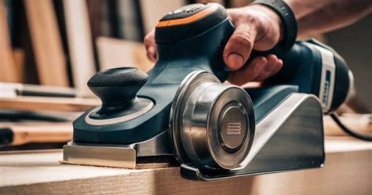 How Does a Hand Planer