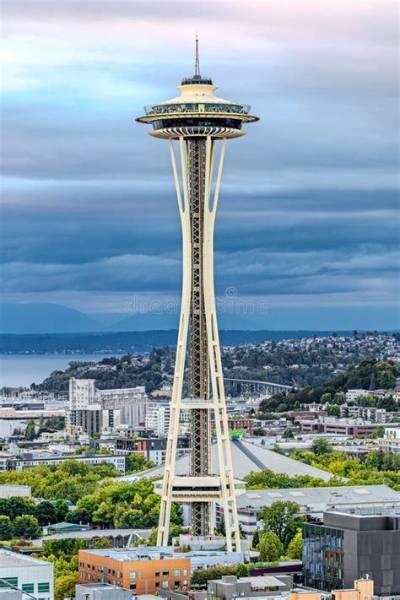 How Fast Does Space Needle Spin?