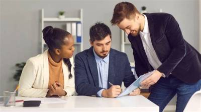 How Much Do Health and Safety Advisors Earn?