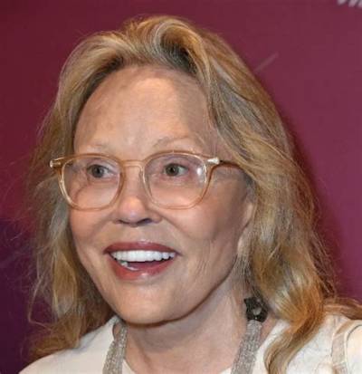 How Much Money Does Faye Dunaway Make? Latest Faye Dunaway Net Worth Income Salary