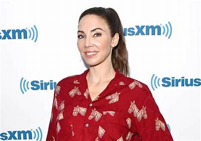 How Old Is Whitney Cummings? All About the Comedian as She Announces Pregnancy