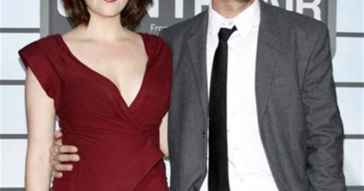 How Tall Is Melanie Lynskey?