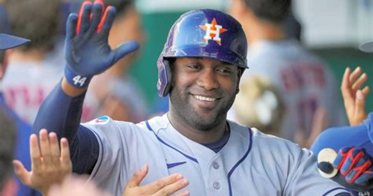 How Tall Is Yordan Alvarez?