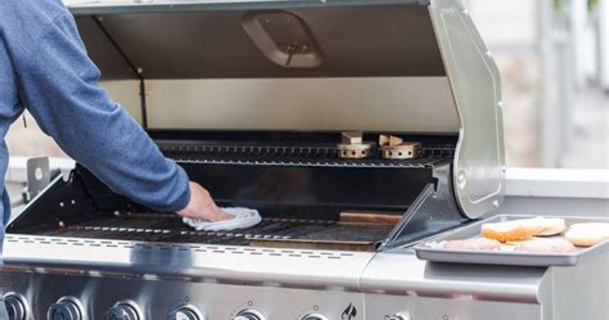 How to Clean a Viking Grill