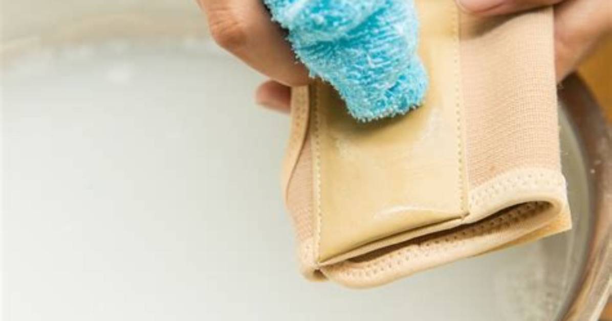 How to Clean a Wrist Brace