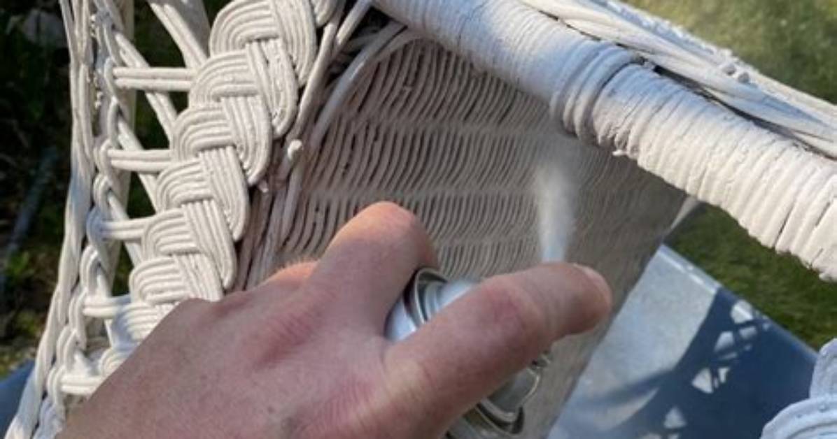 How to Clean Repaint a Wicker