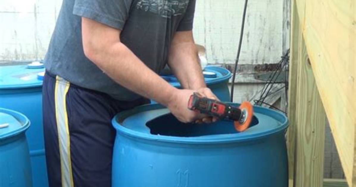 How to Cut a Plastic Barrel Top