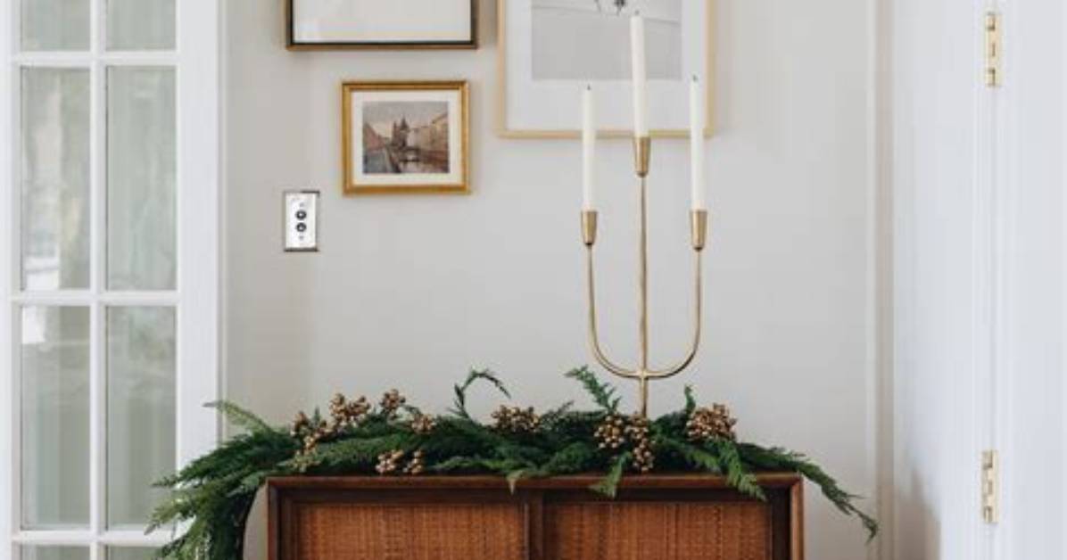 How to Decorate with a Cedar