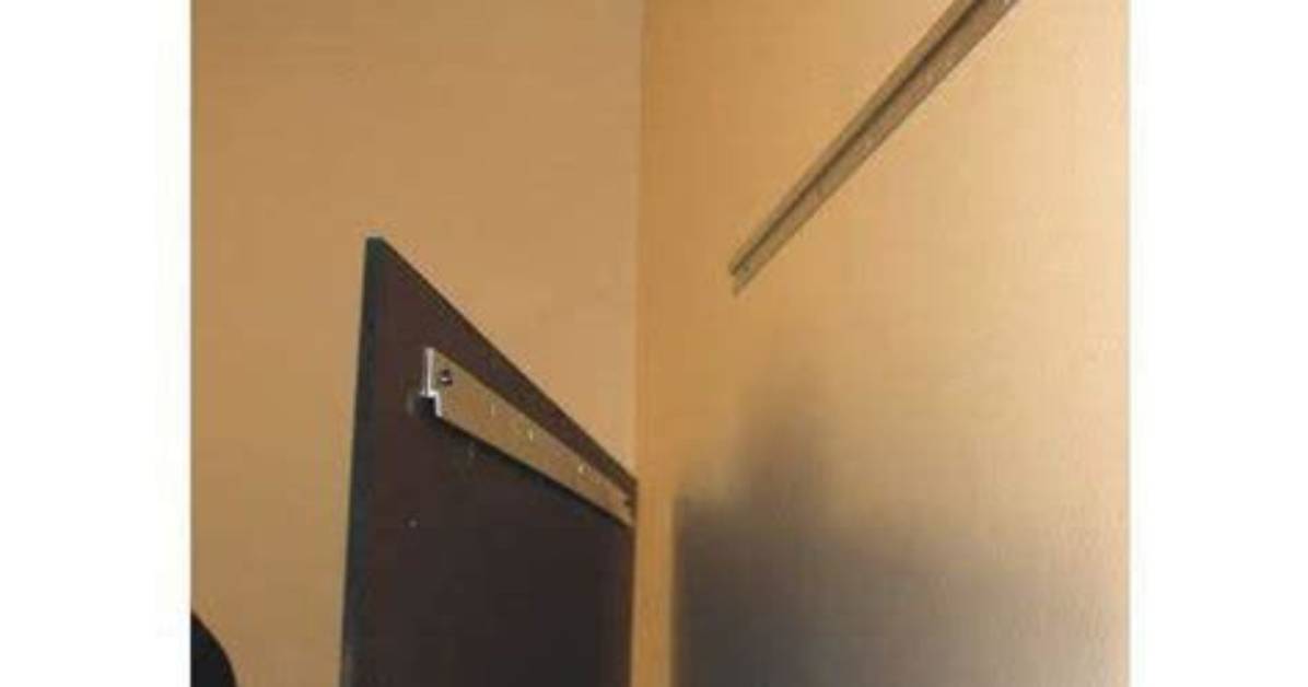 How to Hang Chalkboards