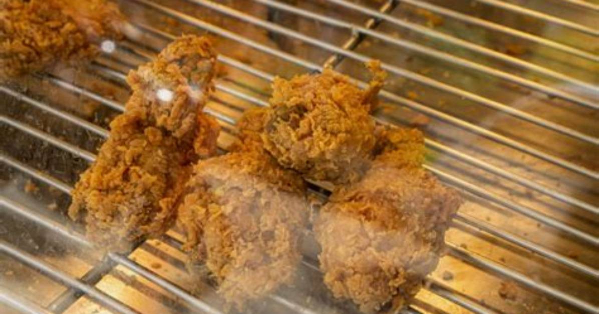 【How-To】How Do You Reheat Popeyes Chicken in the Microwave