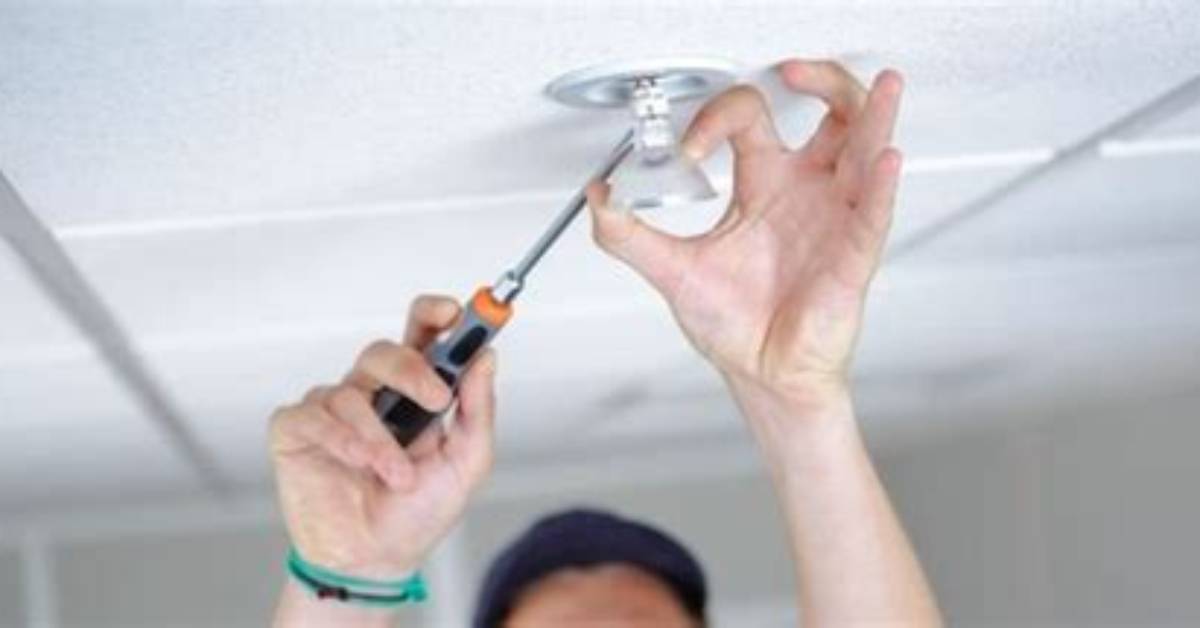 How to Install a Halogen Replacement