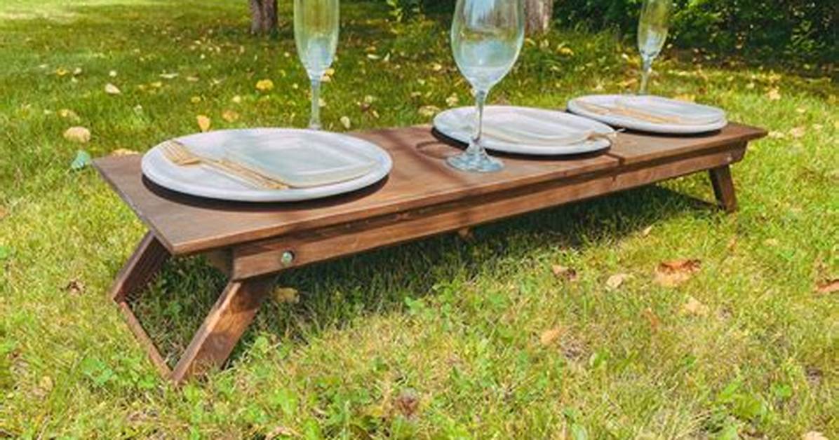 How to Maintain a Wooden Picnic