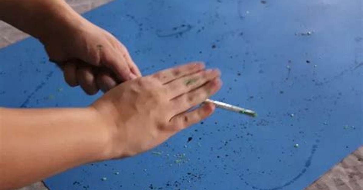 How to Remove Glitter from a Painted